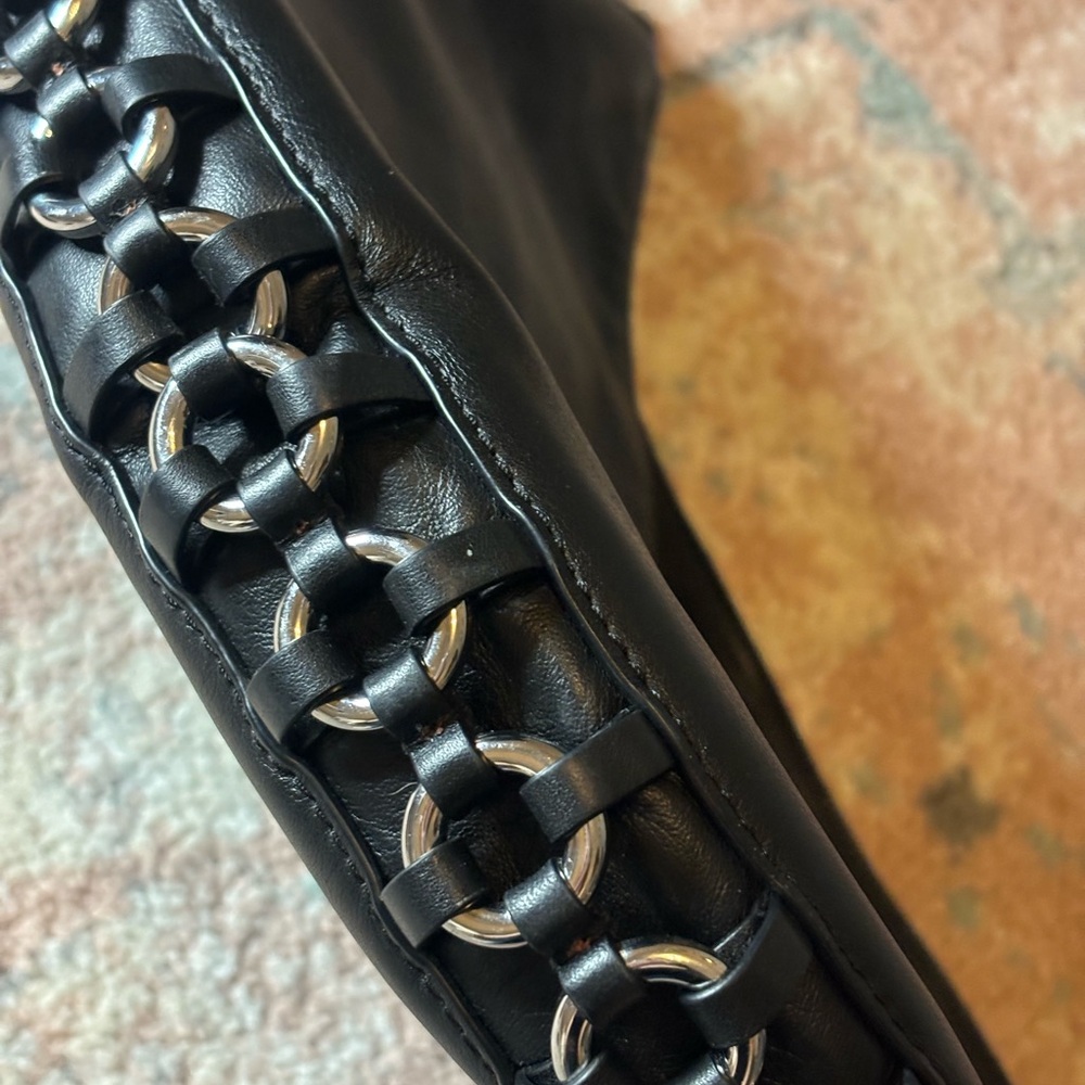 Michael Kors Piper leather messenger bag, medium - Picture 6 of 10